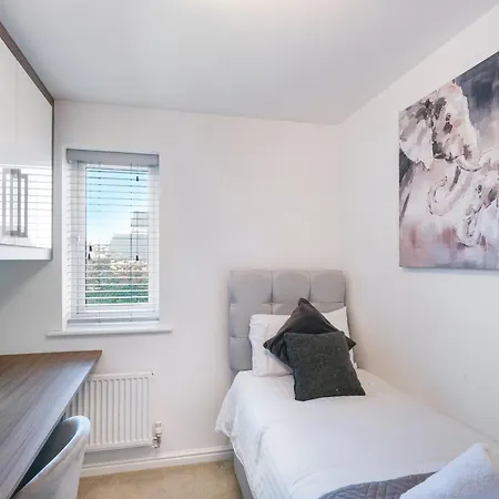 Cherry Banks 5 Bedroom And 3 Bathroom House Tatil Evi *