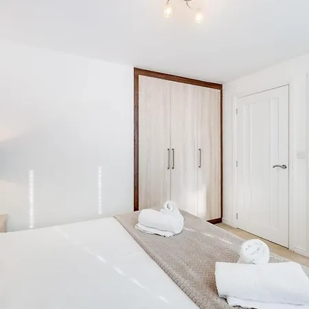 Cherry Banks 5 Bedroom And 3 Bathroom House Prázdninový dům *