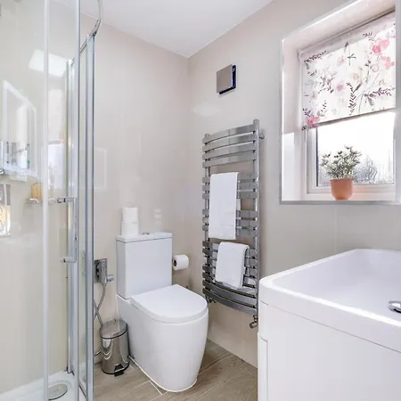 Cherry Banks 5 Bedroom And 3 Bathroom House Prázdninový dům Bristol