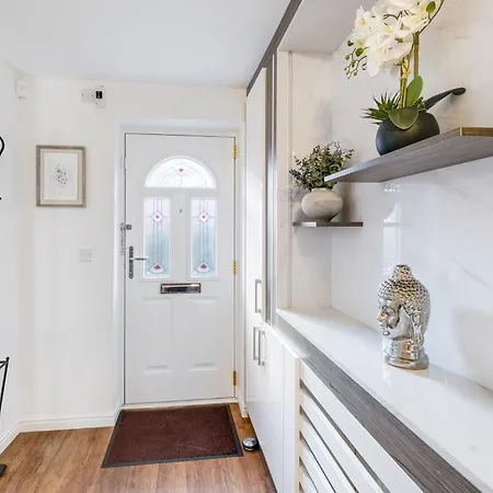 Cherry Banks 5 Bedroom And 3 Bathroom House