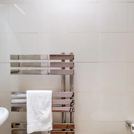 Cherry Banks 5 Bedroom And 3 Bathroom House