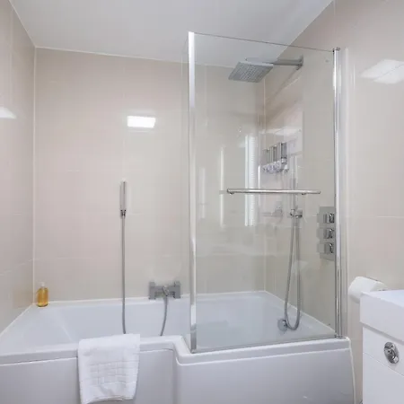 Cherry Banks 5 Bedroom And 3 Bathroom House Prázdninový dům *