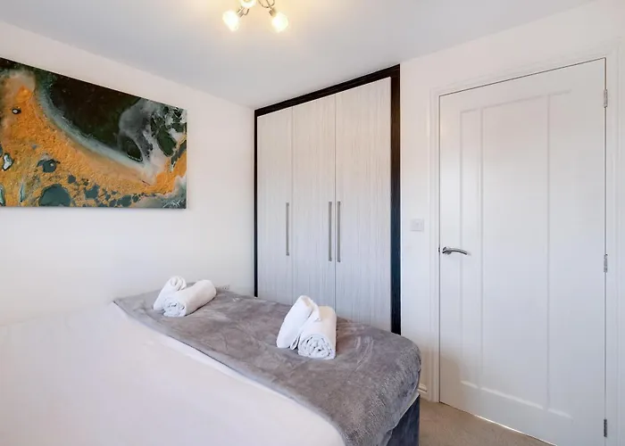 Cherry Banks 5 Bedroom And 3 Bathroom House Holiday home *