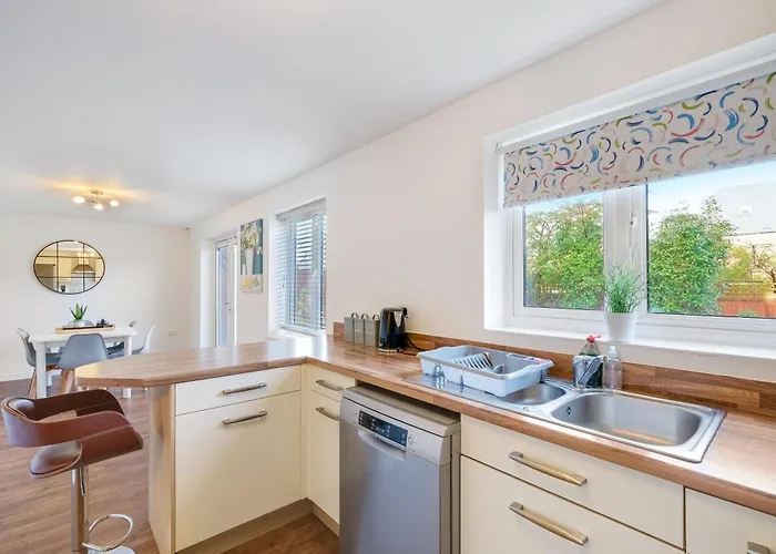 Cherry Banks 5 Bedroom And 3 Bathroom House Holiday home *