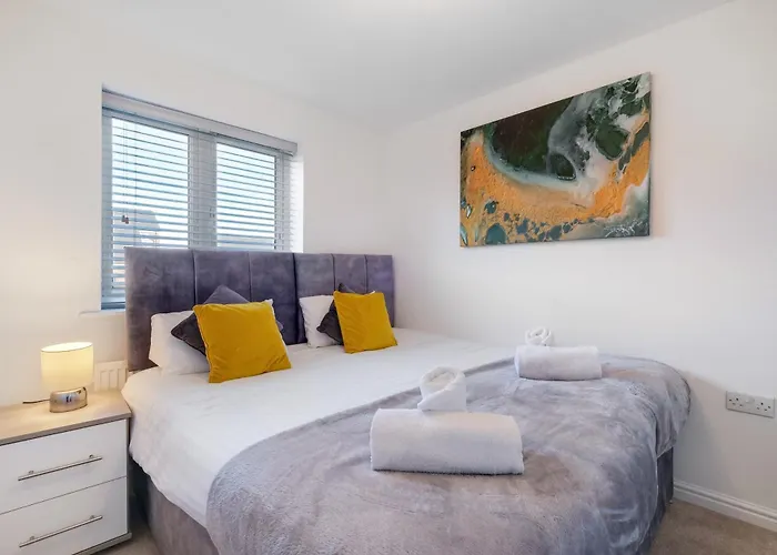 Holiday home Cherry Banks 5 Bedroom And 3 Bathroom House Bristol