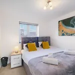 Cherry Banks 5 Bedroom And 3 Bathroom House