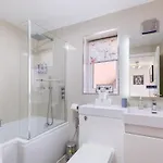 Дом отдыха Cherry Banks 5 Bedroom And 3 Bathroom House