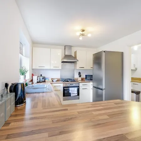 Сasa de vacaciones Cherry Banks 5 Bedroom And 3 Bathroom House Bristol