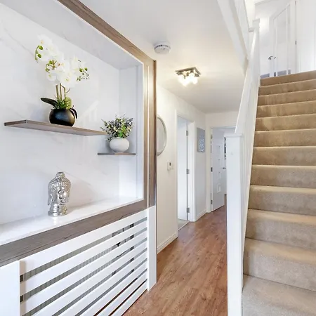 Cherry Banks 5 Bedroom And 3 Bathroom House *