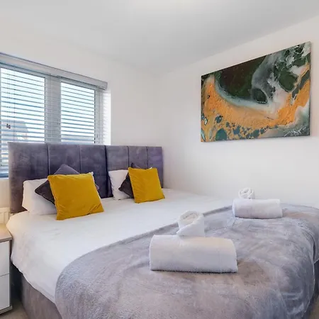 Сasa de vacaciones Cherry Banks 5 Bedroom And 3 Bathroom House Bristol