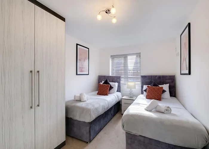 Nyaraló Cherry Banks 5 Bedroom And 3 Bathroom House Bristol