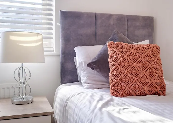 Cherry Banks 5 Bedroom And 3 Bathroom House *