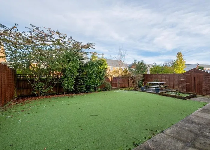 Cherry Banks 5 Bedroom And 3 Bathroom House *